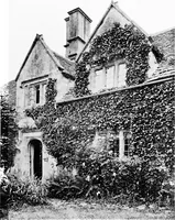 An illustration from Old cottages, farm-houses, and other stone buildings in the Cotswold district; examples of minor domestic architecture in Gloucestershire, Oxfordshire, Northants, Worcestershire, &c. (1905)