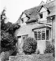 An illustration from Old cottages, farm-houses, and other stone buildings in the Cotswold district; examples of minor domestic architecture in Gloucestershire, Oxfordshire, Northants, Worcestershire, &c. (1905)