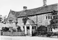 An illustration from Old cottages, farm-houses, and other stone buildings in the Cotswold district; examples of minor domestic architecture in Gloucestershire, Oxfordshire, Northants, Worcestershire, &c. (1905)
