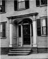 An illustration from Old New England doorways (1919)