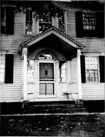 Picture 40 of 68 from Old New England doorways (1919), leaf 106