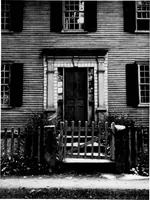An illustration from Old New England doorways (1919)