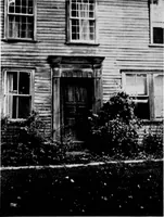 An illustration from Old New England doorways (1919)
