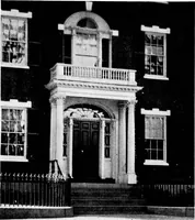 An illustration from Old New England doorways (1919)