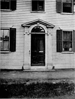 An illustration from Old New England doorways (1919)