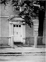 An illustration from Old New England doorways (1919)