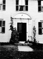 An illustration from Old New England doorways (1919)