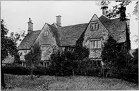 An illustration from The English house, how to judge its periods and styles (1909)