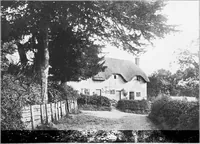 Picture 127 of 142 from Picturesque English cottages and their doorway gardens (1905), leaf 107