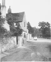An illustration from Picturesque English cottages and their doorway gardens (1905)