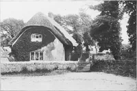 An illustration from Picturesque English cottages and their doorway gardens (1905)