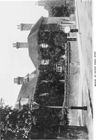 An illustration from Picturesque English cottages and their doorway gardens (1905)