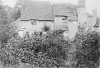 An illustration from Picturesque English cottages and their doorway gardens (1905)