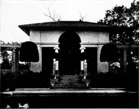 An illustration from Houses for town or country (1907)