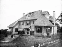 An illustration from Inexpensive homes of individuality; being a collection of photographs and floor plans illustrating certain of America's best country and suburban homes of moderate size (1915)