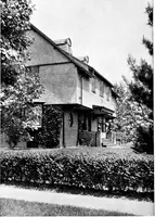 An illustration from Inexpensive homes of individuality; being a collection of photographs and floor plans illustrating certain of America's best country and suburban homes of moderate size (1915)