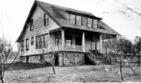 An illustration from Inexpensive homes of individuality; being a collection of photographs and floor plans illustrating certain of America's best country and suburban homes of moderate size (1915)