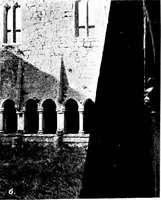 An illustration from Irish ecclesiastical architecture, with some notice of similar or related work in England, Scotland and elsewhere (1910)