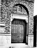 An illustration from American churches ... A series of authoritative articles on designing, planning, heating, ventilating, lighting and general equipment of churches as demonstrated by the best practice in the United States (1915)