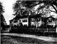 An illustration from New homes under old roofs (1916)
