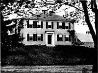 An illustration from New homes under old roofs (1916)