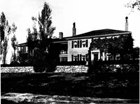 An illustration from New homes under old roofs (1916)