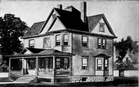 An illustration from Lumberman's house plan book : being a collection of one hundred absolutely new and attractive plans never before published, together with a selection of one hundred of our most popular houses published heretofore ... : 200 house plans (1907)