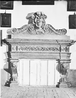 An illustration from Interiors, fireplaces, & fvrnitvre of the Italian renaissance (1916)