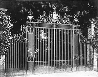 An illustration from English ironwork of the XVIIth & XVIIIth centuries; an historical & analytical account of the development of exterior smithcraft (1911)