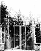 An illustration from English ironwork of the XVIIth & XVIIIth centuries; an historical & analytical account of the development of exterior smithcraft (1911)