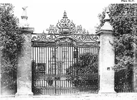 An illustration from English ironwork of the XVIIth & XVIIIth centuries; an historical & analytical account of the development of exterior smithcraft (1911)