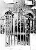 An illustration from English ironwork of the XVIIth & XVIIIth centuries; an historical & analytical account of the development of exterior smithcraft (1911)