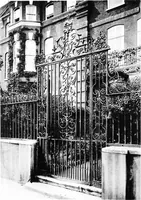 An illustration from English ironwork of the XVIIth & XVIIIth centuries; an historical & analytical account of the development of exterior smithcraft (1911)