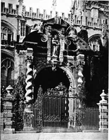 An illustration from English ironwork of the XVIIth & XVIIIth centuries; an historical & analytical account of the development of exterior smithcraft (1911)