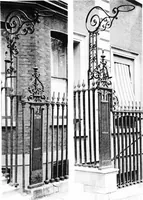 An illustration from English ironwork of the XVIIth & XVIIIth centuries; an historical & analytical account of the development of exterior smithcraft (1911)