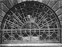 An illustration from English ironwork of the XVIIth & XVIIIth centuries; an historical & analytical account of the development of exterior smithcraft (1911)