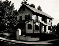 An illustration from Fireproof construction : for houses and other buildings of moderate cost (1911)