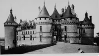 An illustration from Old Touraine; the life and history of the famous chateâux of France (1900)