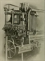 An illustration from Cyclopedia of textile work : a general reference library on cotton, woolen and worsted yarn manufacture, weaving, designing, chemistry and dyeing, finishing, knitting, and allied subjects (1911)