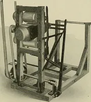 An illustration from Cyclopedia of textile work : a general reference library on cotton, woolen and worsted yarn manufacture, weaving, designing, chemistry and dyeing, finishing, knitting, and allied subjects (1911)