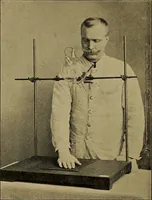 Picture 62 of 93 from Das Röntgen-Verfahren mit besonderer Berücksichtigung der militärischen Verhältnisse (1903), leaf 230