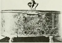 An illustration from Décor du métal : le cuivre et le bronze (1917)