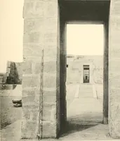 An illustration from Debod bis Bab Kalabsche (1911)