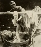 An illustration from De inlandsche kunstnijverheid in Nederlandsch Indië (1912)