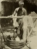 An illustration from De inlandsche kunstnijverheid in Nederlandsch Indië (1912)