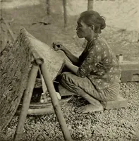An illustration from De inlandsche kunstnijverheid in Nederlandsch Indië (1912)