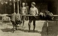 An illustration from De inlandsche kunstnijverheid in Nederlandsch Indië (1912)