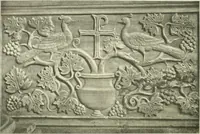 An illustration from Dekorative skvlptvr: figvr, ornament, architektvrplastik avs den havptepochen der kvnst (1910)
