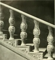 An illustration from Dekorative skvlptvr: figvr, ornament, architektvrplastik avs den havptepochen der kvnst (1910)