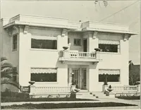 An illustration from De luxe flats : a book on flats and duplex homes ; showing the latest advance designs of this particular type of architecture, published to meet the requirements of all those who desire to study the flat or duplex home in its latest development. (1920)